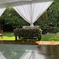 Toldo y decoración del jardín