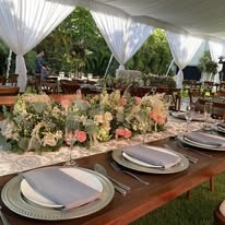 Mesa decorada para evento